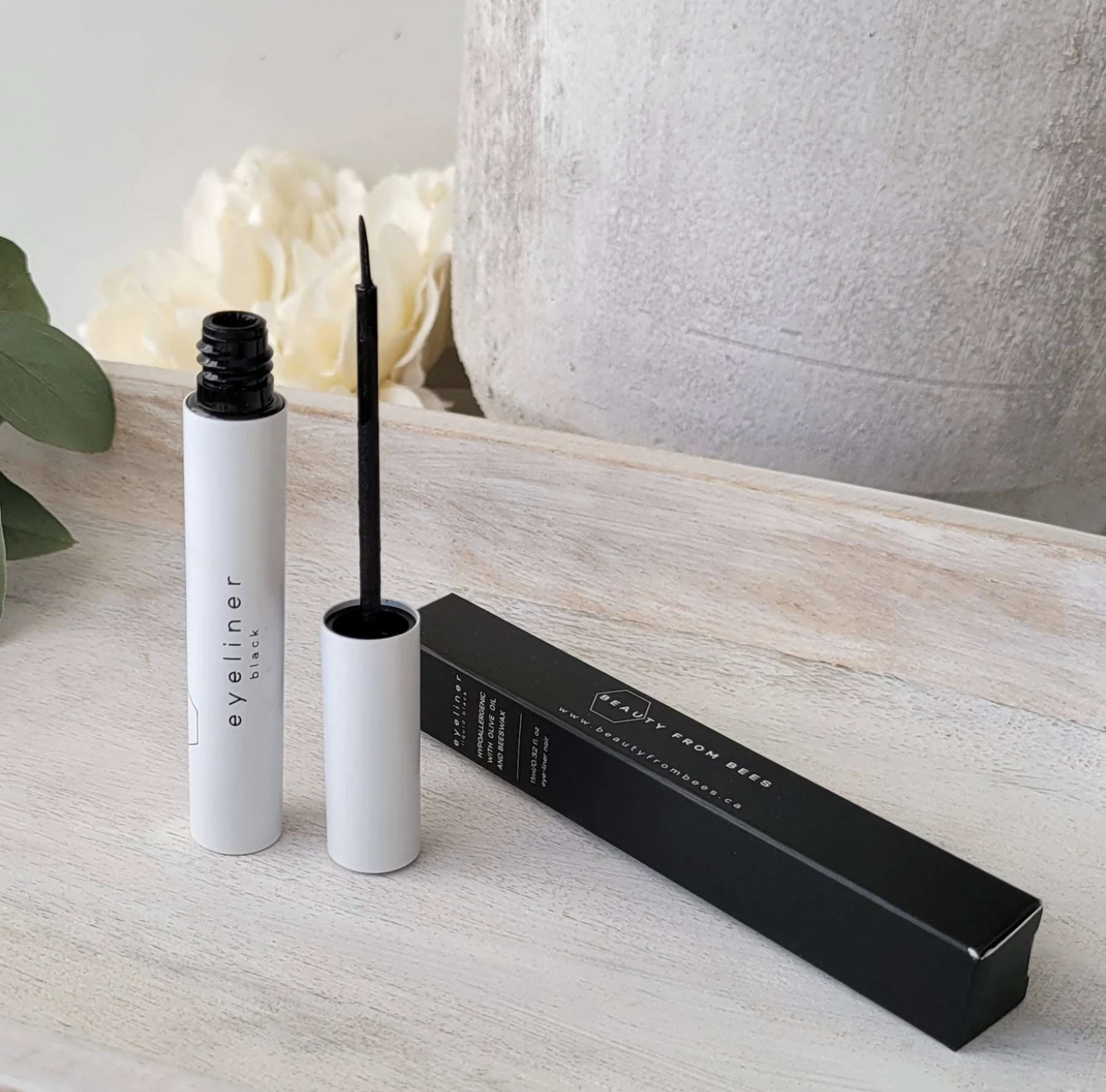 Natural Liquid Eyeliner Beauty From Bees - Image 4